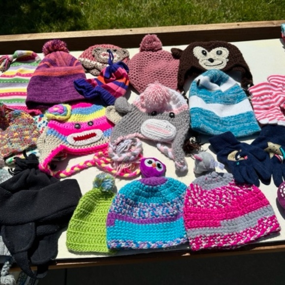 Huge lot. Baby, Toddler, Children's hats & gloves. Barely worn or never worn - Picture 1 of 4